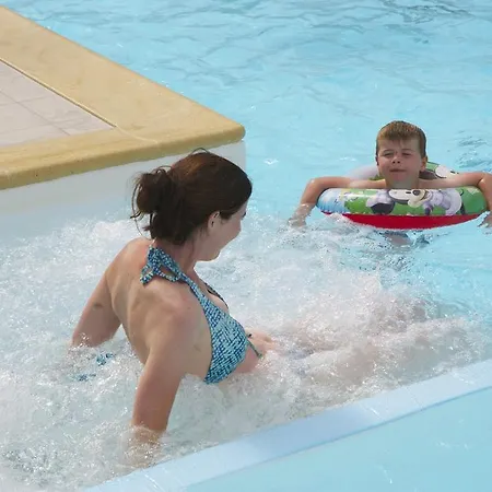 אתר קמפינג Camping L'anse Du Brick Maupertus-sur-Mer